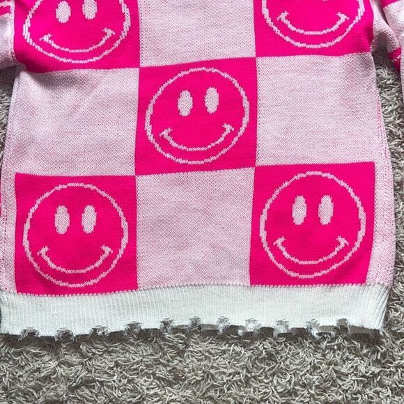 Altar’d State oversized Pink Happy Face Sweater Women’s Small - Picture 11 of 13